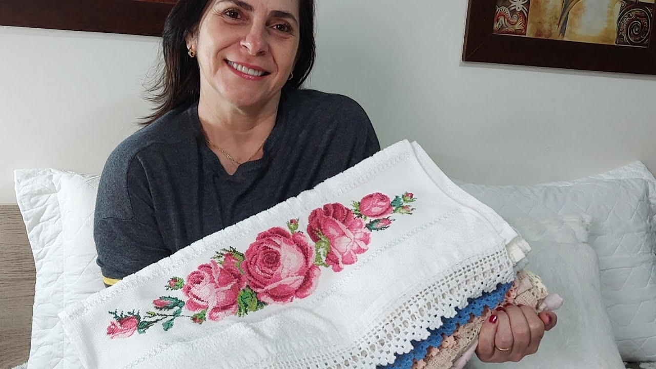 PONTO CRUZ- TOALHAS BORDADAS COM ROSAS