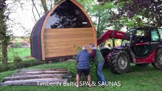 Unloading Igloo sauna with a forklift | Entladen Iglu mit einem Gabelstapler | Déchargement de sauna