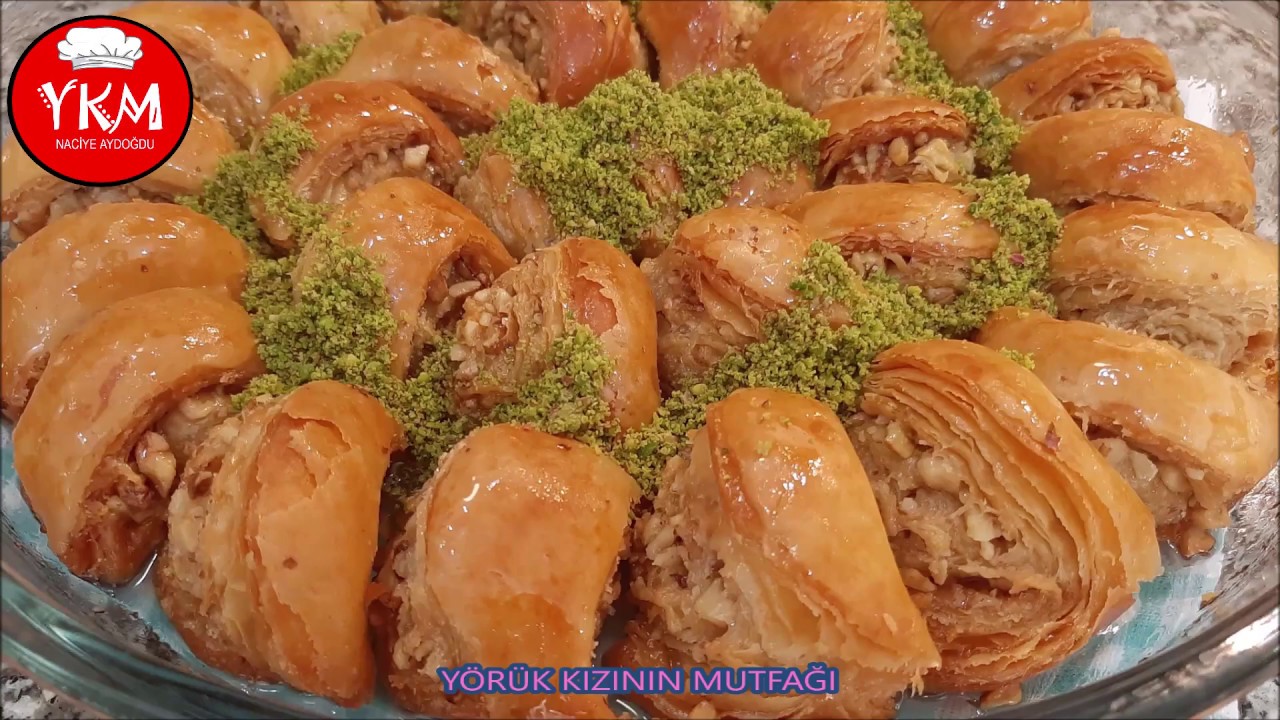 ⁣Tek Beze İle Çıtır Çıtır 1 Tepsi Ay Baklava | Kolay Ay Baklava Tarifi | Ev Baklava Tarifi | Baklava