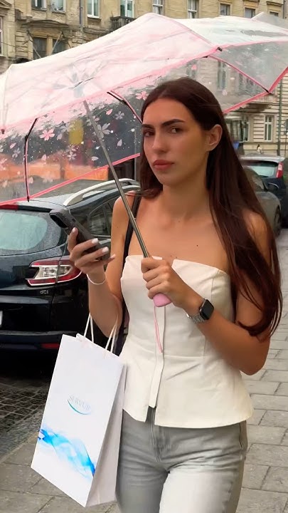 Шкіряний корсет. Мода на вулицях Львова. #львівплощаринок - YouTube
