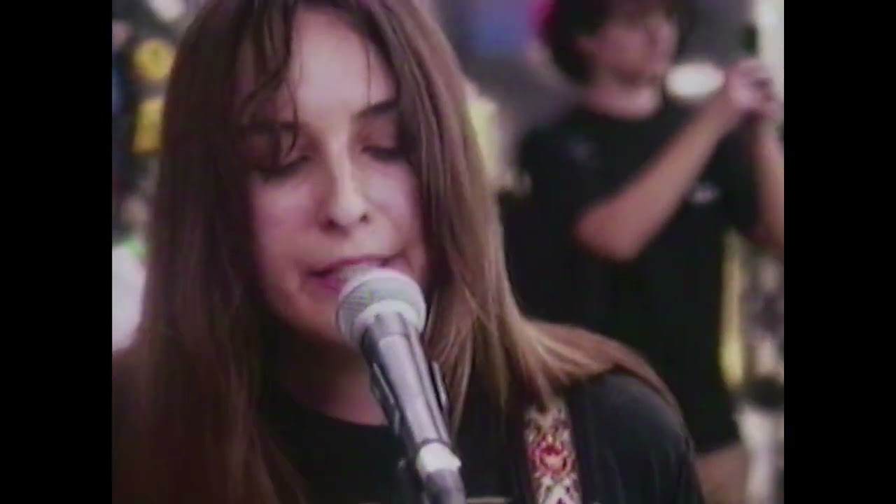 Teethe Live - On Everything @ Friendly Rio Market