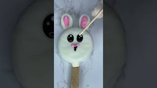 Easter Bunny Oreos Pops Tutorial & Ingredients: - Oreo - Ghirardelli white melting wafers - Popsicle