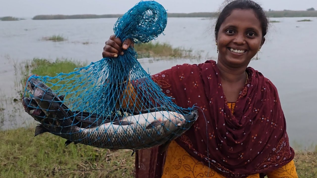ఈరోజు పగలంతా చేపల వేట చేసి సాయంత్రం అయ్యాక పట్టిన చేపలని కూర చేసుకొని కుటుంబం అంతా భోజనం చేసాము😊