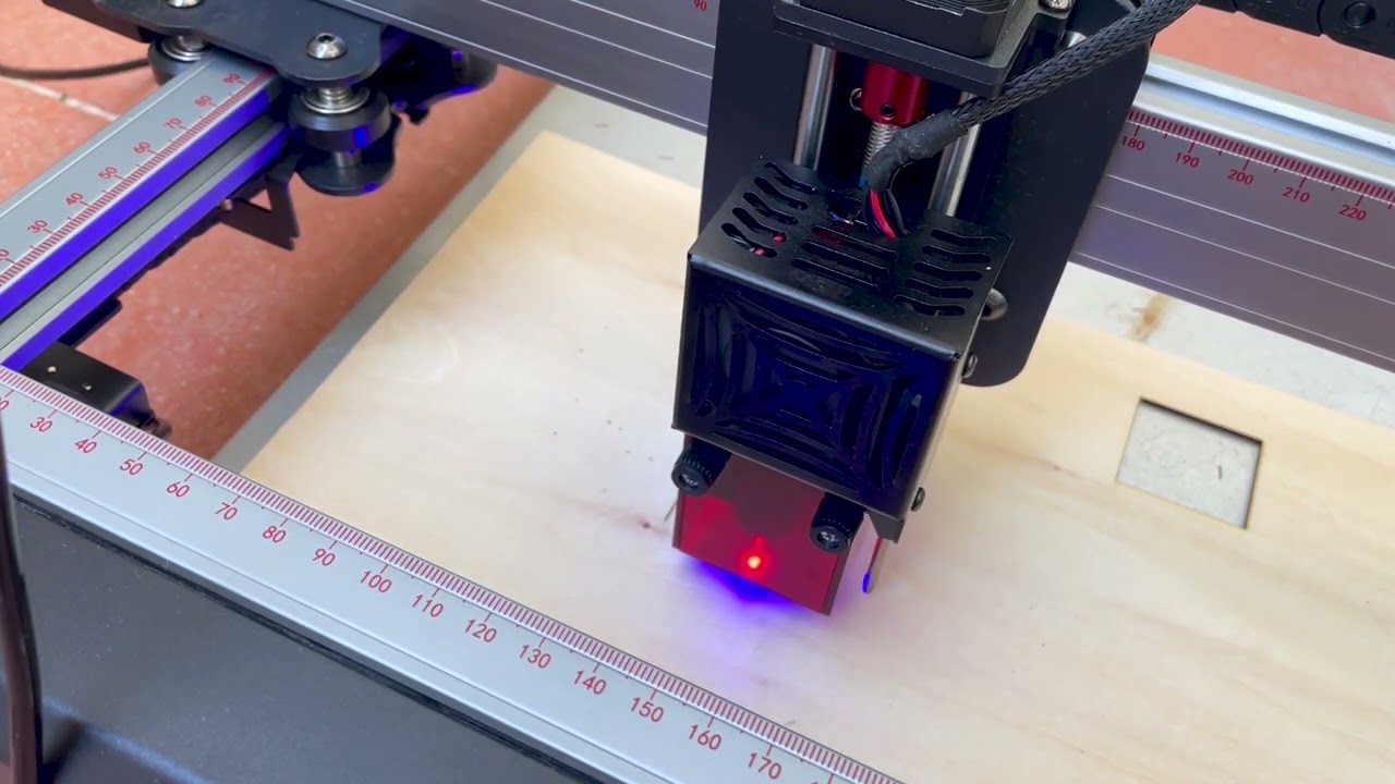 Two Trees TS2 Laser Engraver - Cutting plywood test.