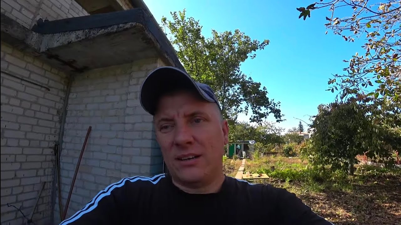 Утепляем курятник на зиму... режем бройлеров!!! - YouTube