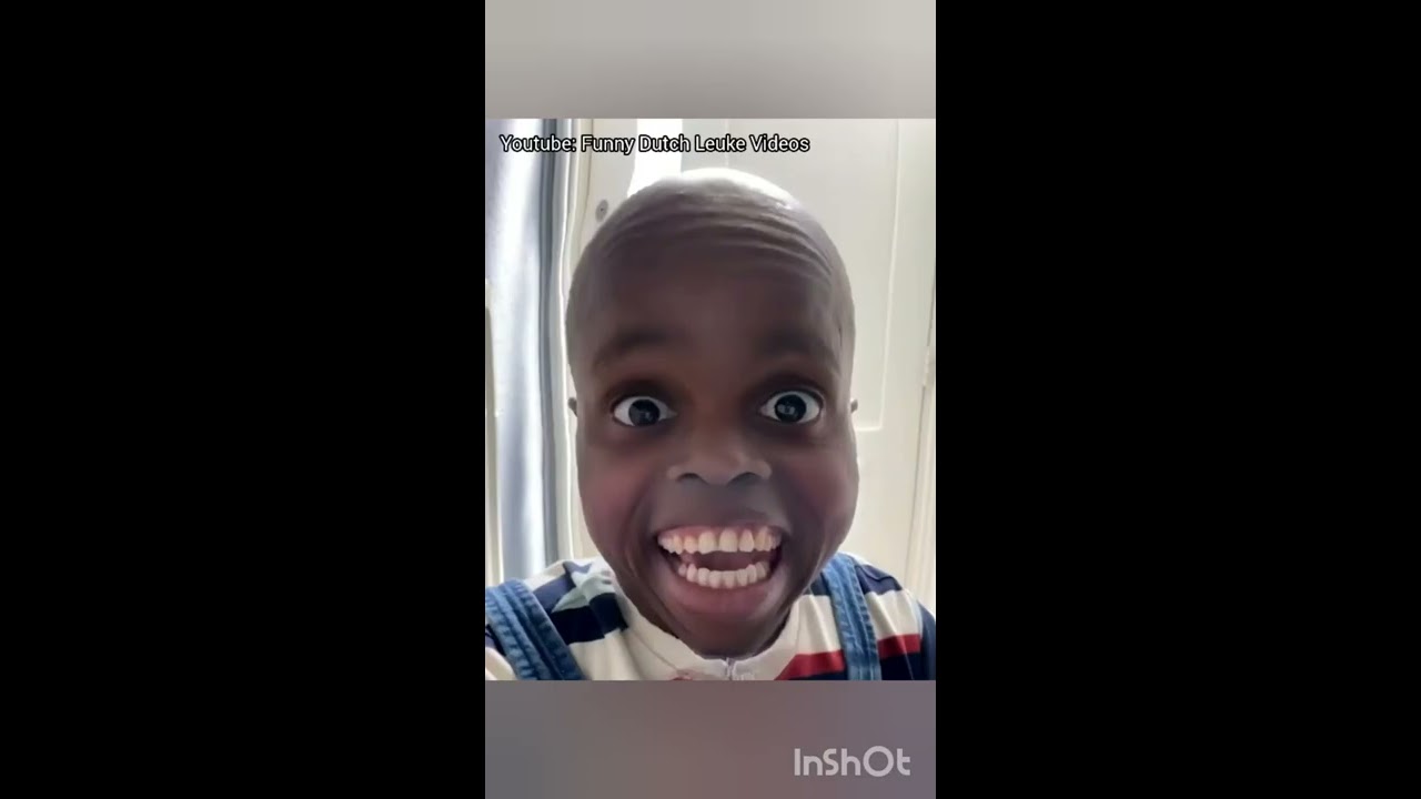 Baby Jason Jandino Gaat Poepen Bij Oma Funny Grappig