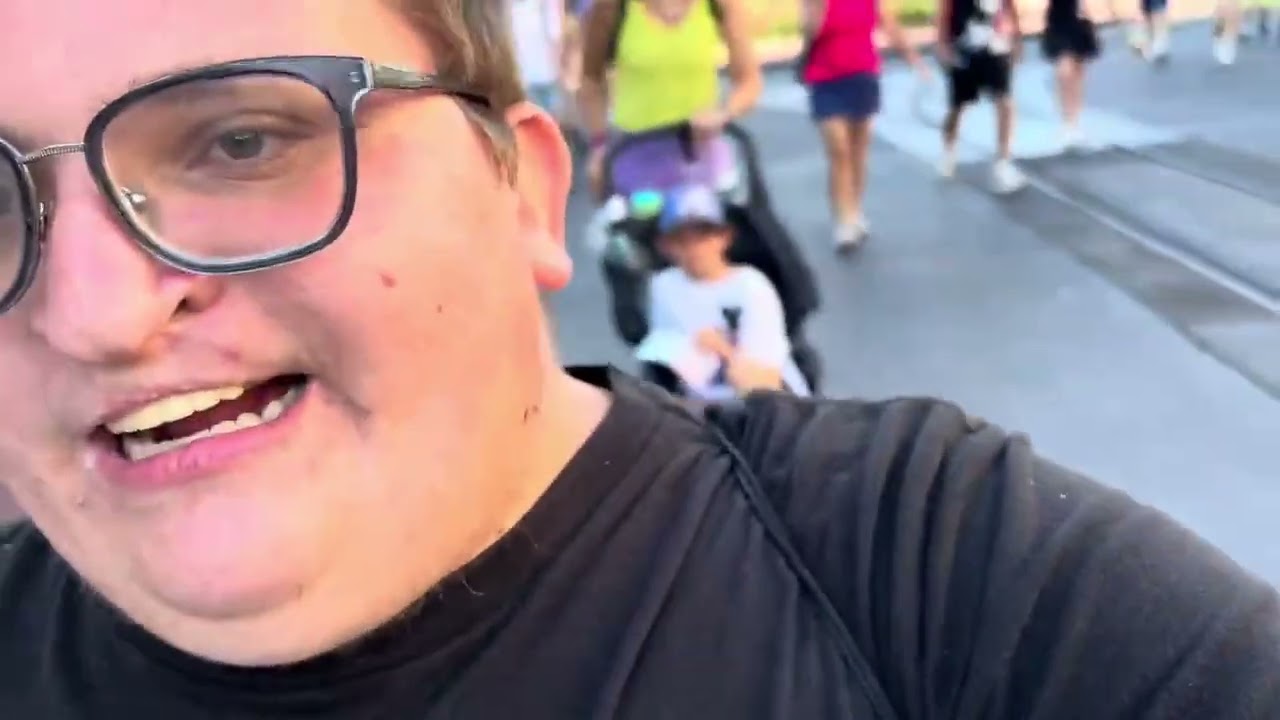 Magic Kingdom Walking Down Main Street 10