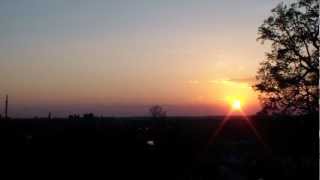 Time lapse Sunset in Ohio, Sun disappears, Airplanes Shoot Across the Sky