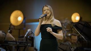 Its Beginning To Look A Lot Like Christmas, In 74 Lydia Bell And The Down For The Count Orchestra