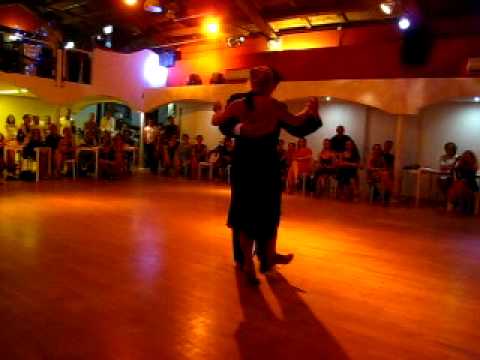 PABLO GARCIA Y ALEJANDRA MANTINAN, LLORAR POR UNA MUJER