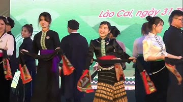 Tiết mục múa 6 điệu xòe cổ - Sinh viên Dân tộc Thái tại Hà Nội