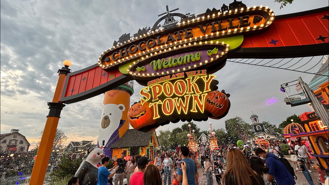 Chocolate Ville, Bangkok (Halloween Theme Wonderland)