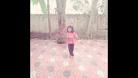 My sister's dance.#Thulasikathir nully yaduthu. She dance with her on steps.