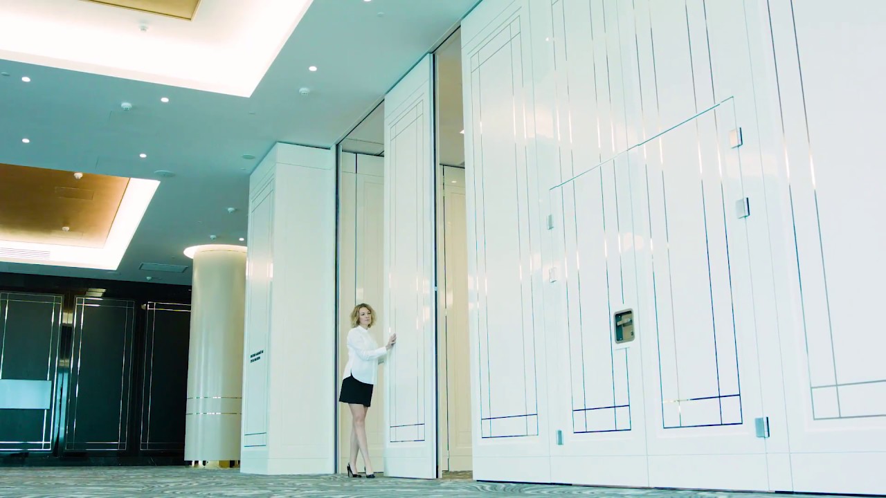 Раздвижная стена PARTHOS от компании ФОЛДИН в гостинице