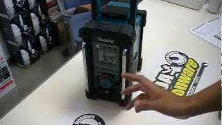 マキタ 充電式ラジオ MR100 本体のみ【ウエダ金物】 - YouTube