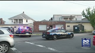 Famous Police: 1 person stabbed in Ludlow bakery, suspect under arrest Profile