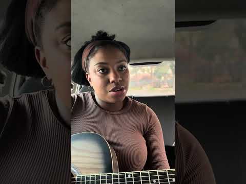 Backseat rehearsals before a show #mileycyruscover #livemusician #singerlife