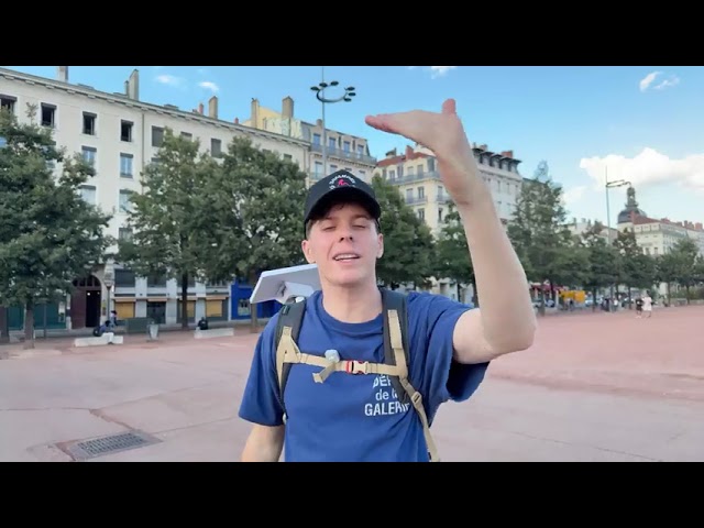 Ho acceso lo stream e ho capito subito che se non diventiamo il numero uno in assoluto, ho sbagliato tutto nella vita. Ero nel cortile più grande d'Europa, a Lione, con lo zaino forato e un tubo...