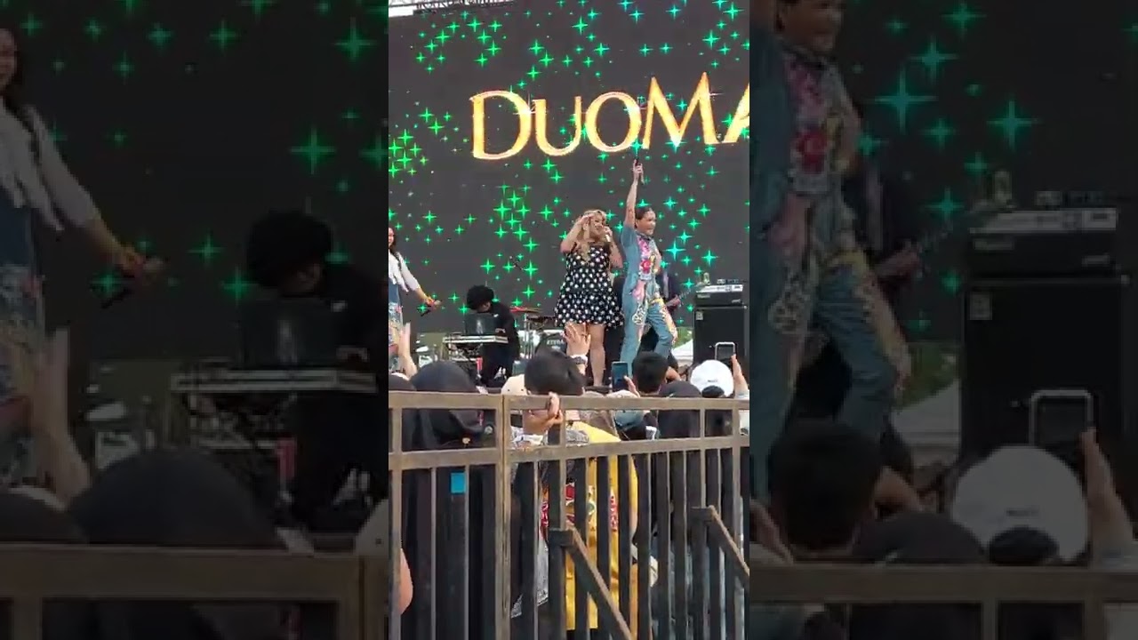 Pingkan Mambo lupa..sebut nama Bunda Maia pake Ahmad waktu Konser di Bandung & nyanyi