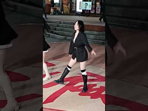 aespa 에스파 '도깨비불 (illusion) 커버댄스 - <strong>여성댄스팀</strong> 이슈Issue - 홍대 걷고싶은거리 버스킹 .