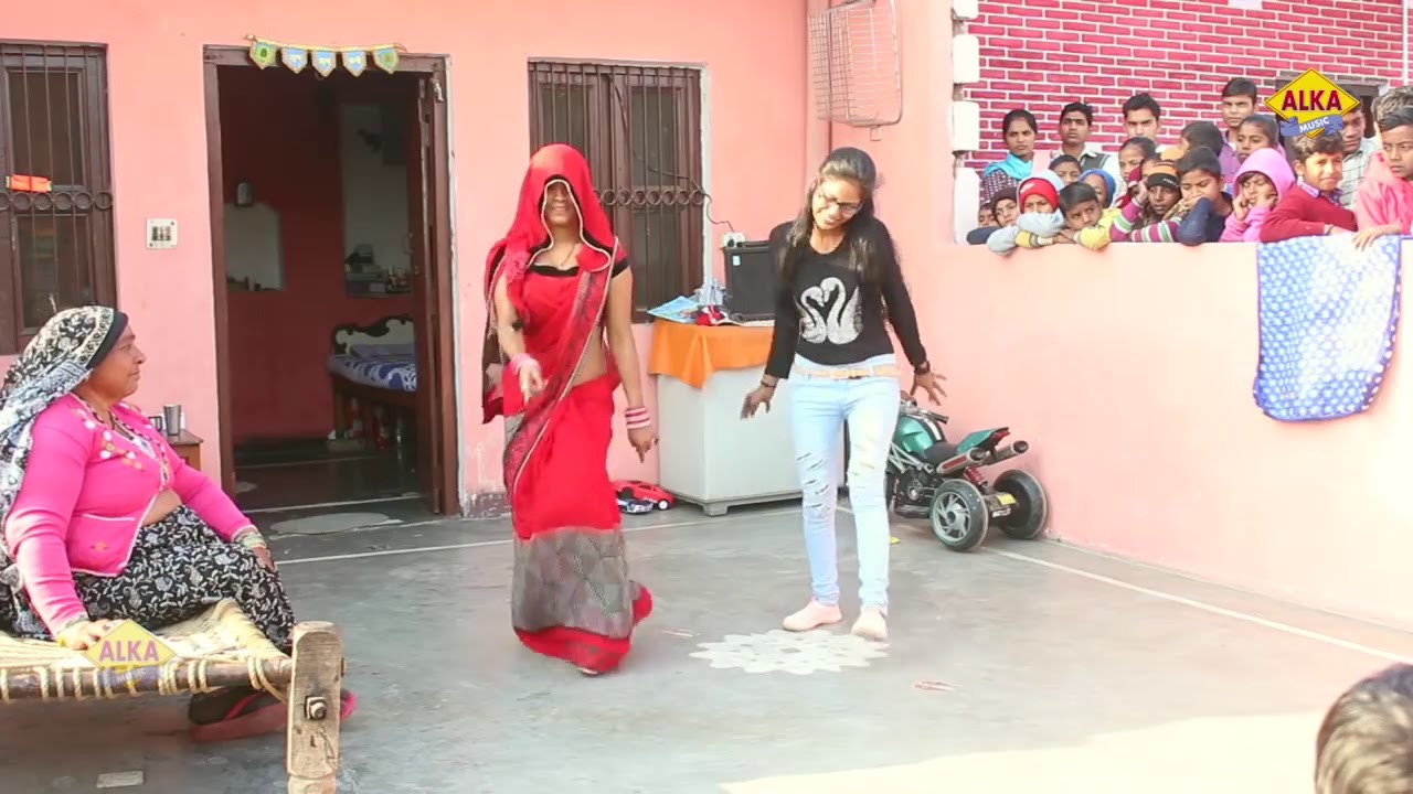 सास ने कराया ननद और बहु का Dance में कॉम्पिटिशन Manna Jeete ji maregi danger look Teri