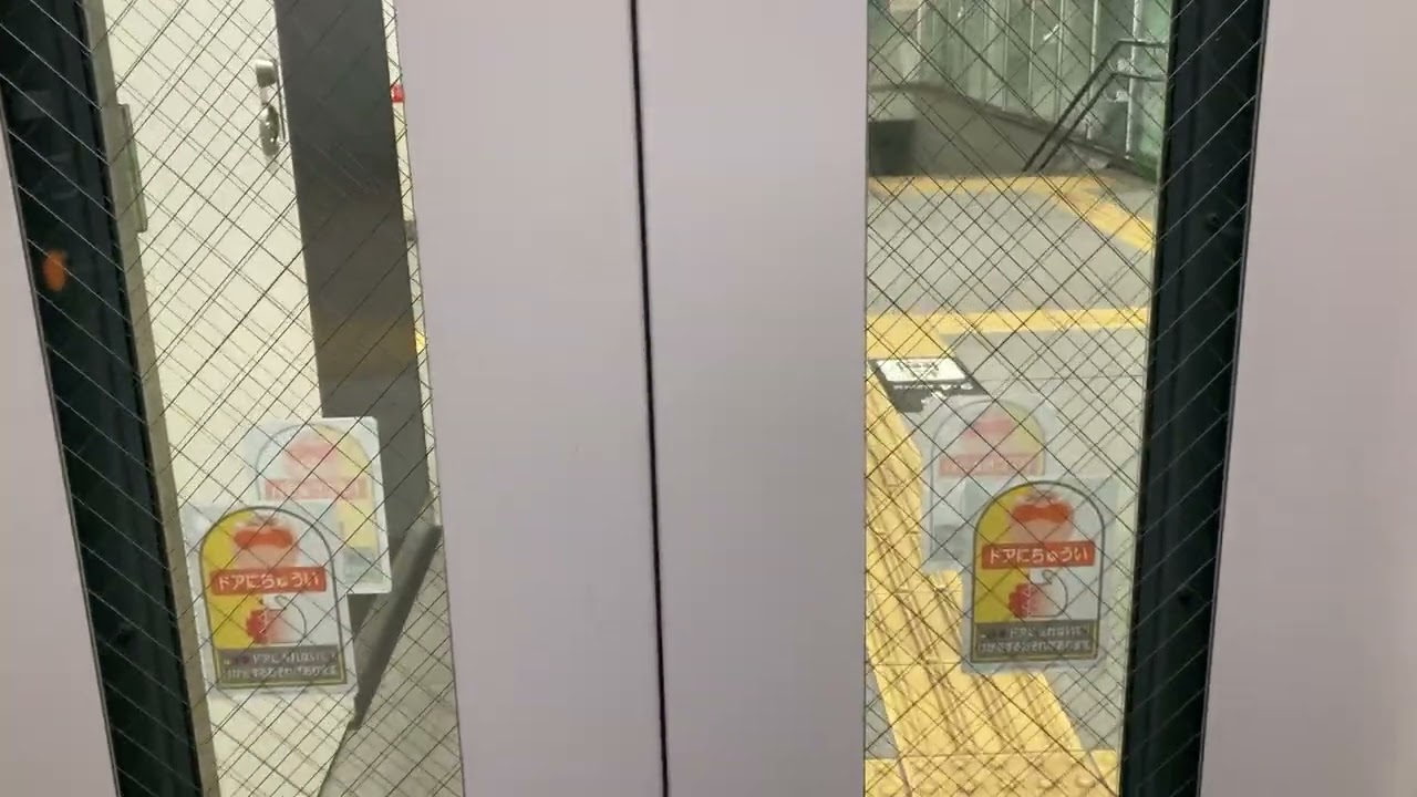 岩国駅の3、4番ホームの日立エレベーター