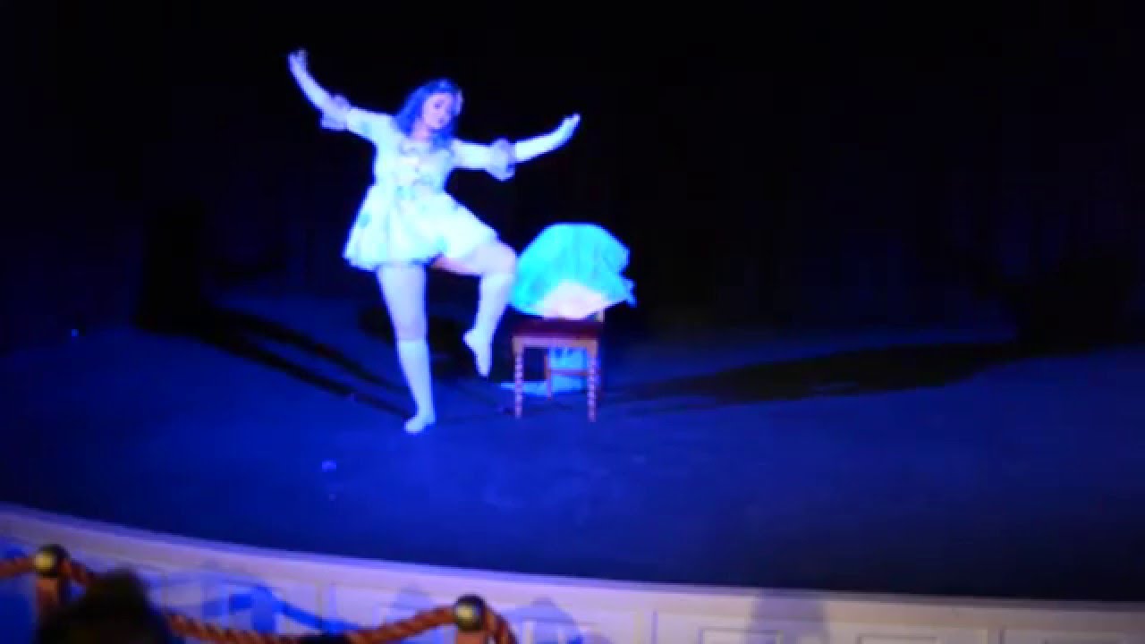 Burleski: Poppy Red-Doll of Pagan, Polar Night Burlesque 9.1.2016 - YouTube