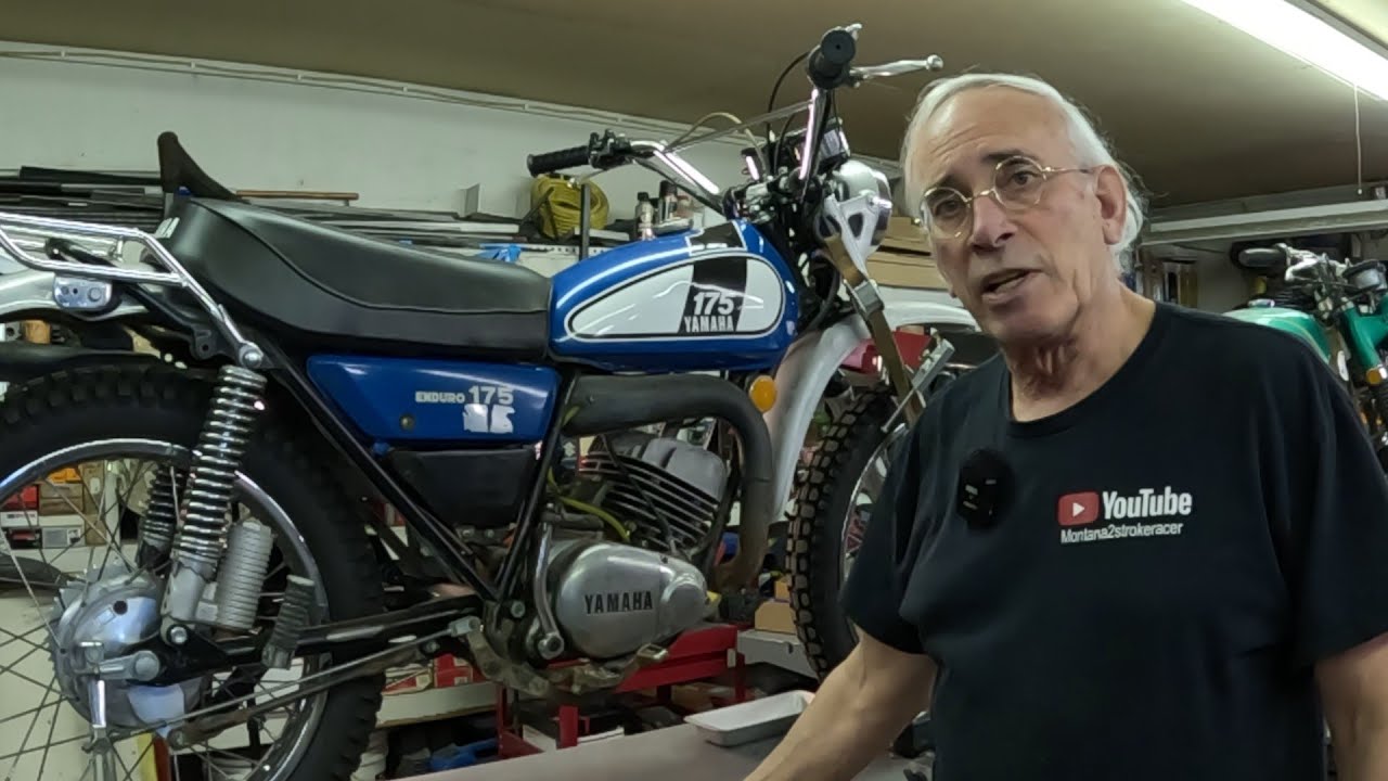 Разборка нижней части двигателя Yamaha DT175 1975 года выпуска.