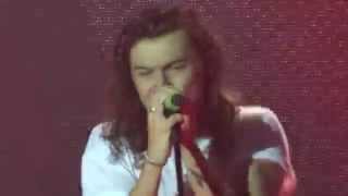 Where do broken hearts go (louis + harry centric) - One Direction live @ Sheffield 30/10/2015