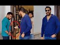 Ajay Devgn ने क्या दिया अपने Bodyguard को ? फिल्म DRISHYAM 2 को Promote करते आए नजर