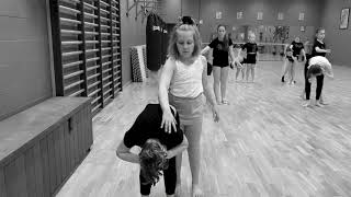 DANSSTUDIO ALLEGRO - MODERN KIDS DANCE // Better Off Alone - Berre