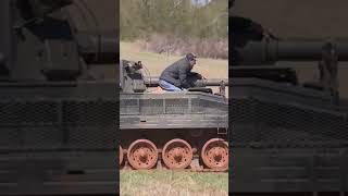 Driving an FV433 Abbot Self-Propelled Gun