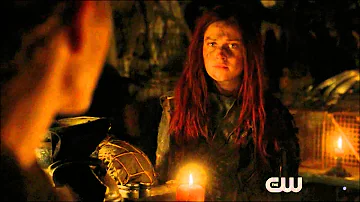 Do Clarke and Octavia get together?