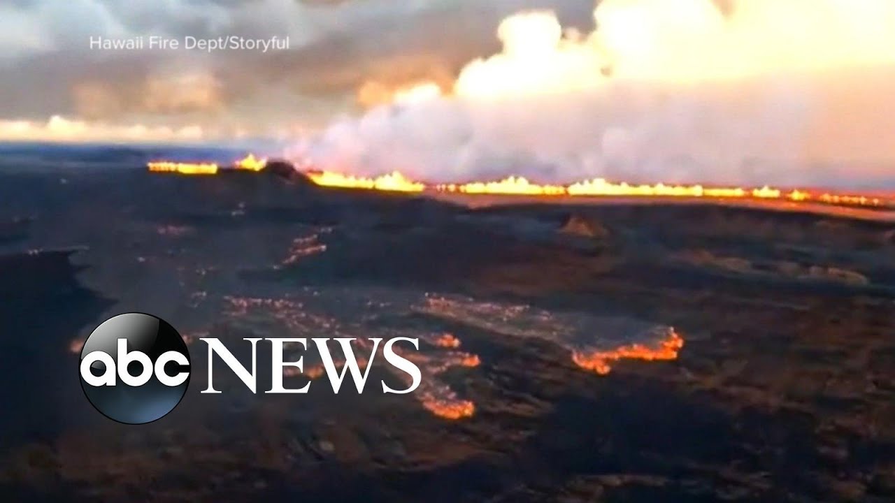 Hawaii Governor on Mauna Loa Eruption: “Right Now, We’re Not So Worried”