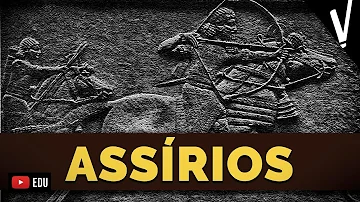 Qual era a principal característica dos assírios como eles tratavam os povos conquistados?