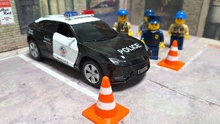 LEGO Police School Training / LEGO Stop Motion Police Car Toy