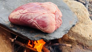 海岸で石焼き鹿の心臓(ハツ)ステーキ!!