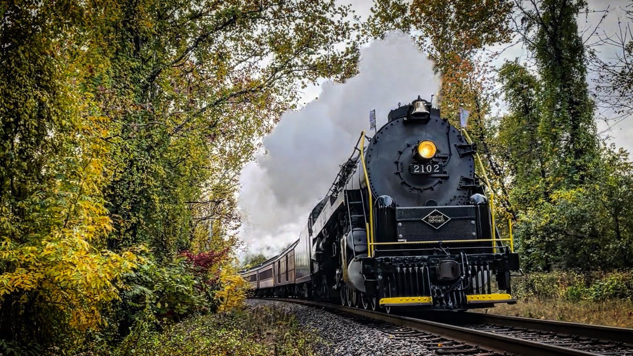 Reading & Northern 2102: Thunder Through The Autumn Leaves