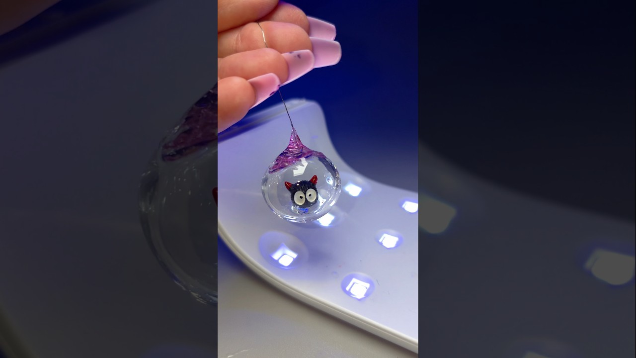 Хрустальный конфетный сюрприз — маленькая сова внутри.