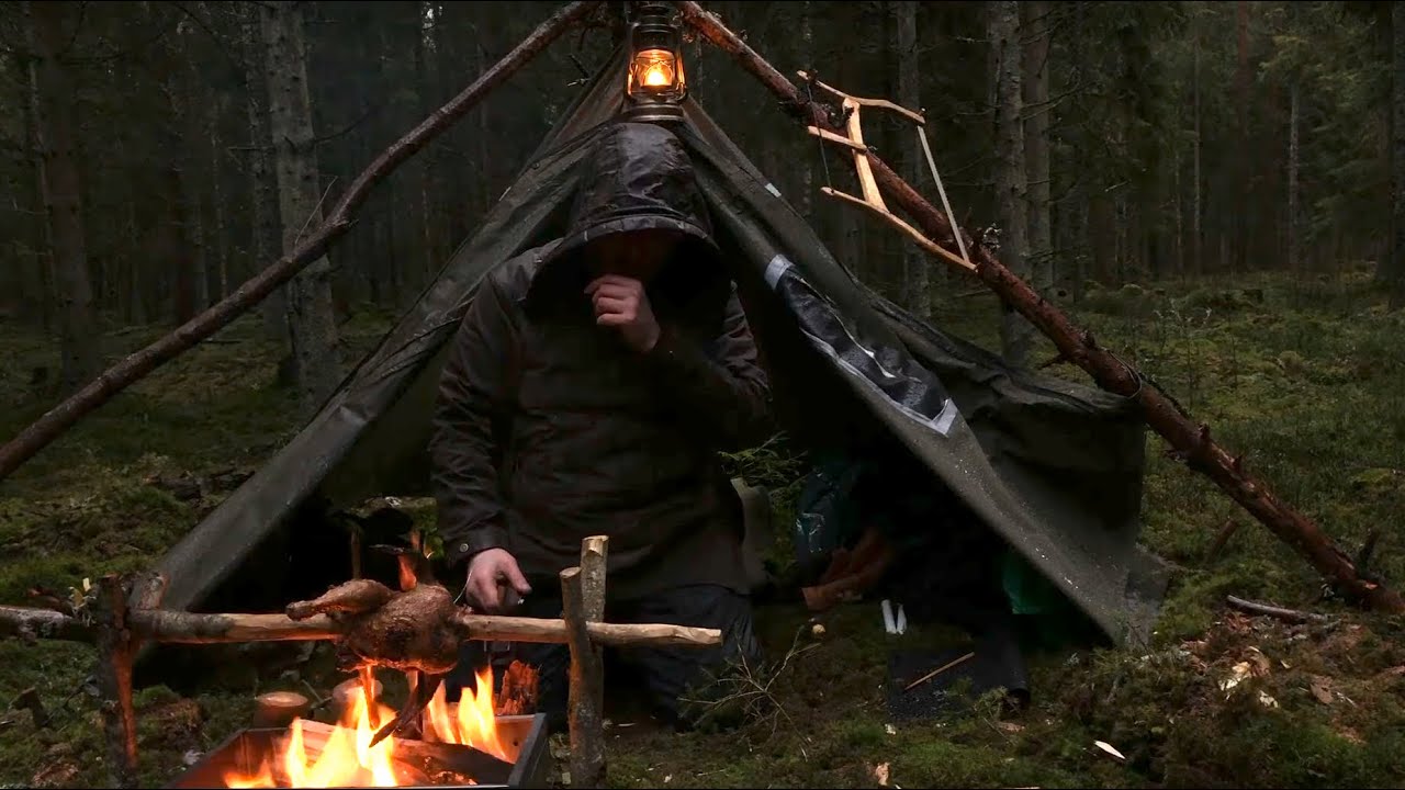 Caught in a Storm - 4 days solo bushcraft, camping in heavy rain, portable wood stove, canvas tent