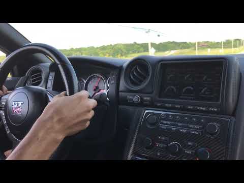 driving-my-friends-alpha-9-nissan-gtr-900hp