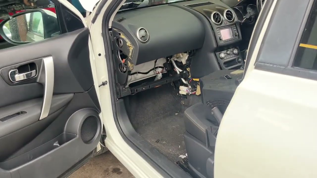 Location of Qashqai blower motor and resistor YouTube