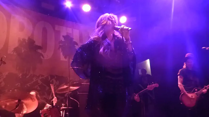 Dorothy "White Butterfly" Live @ The Bowery Ballroom