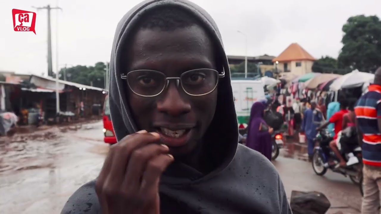 Ça Vlog au marché pendant la saison pluvieuse.