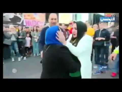 لقطة لقاء منى بأمها في نيويورك مشهد مؤثر جدا بكاء وتزغريت والأمريكان ماهم فاهمين شي YouTube 