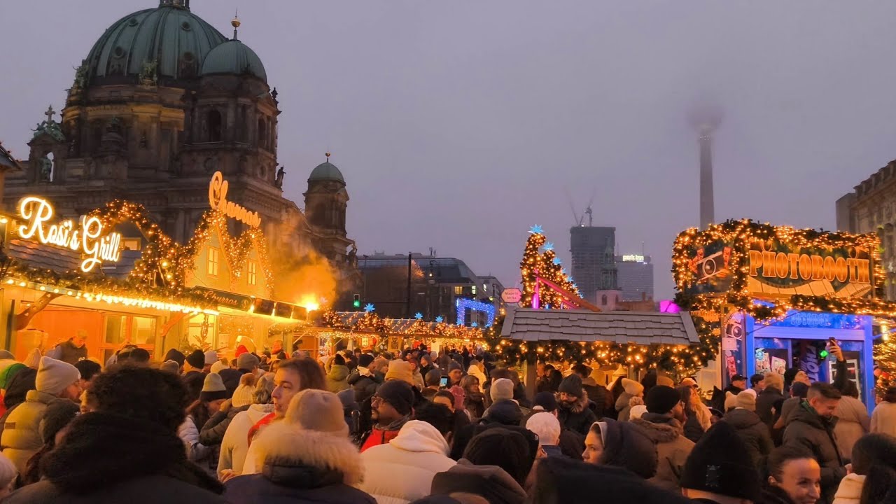 Berlin Didn’t Feel Normal Tonight – Christmas Market 🇩🇪