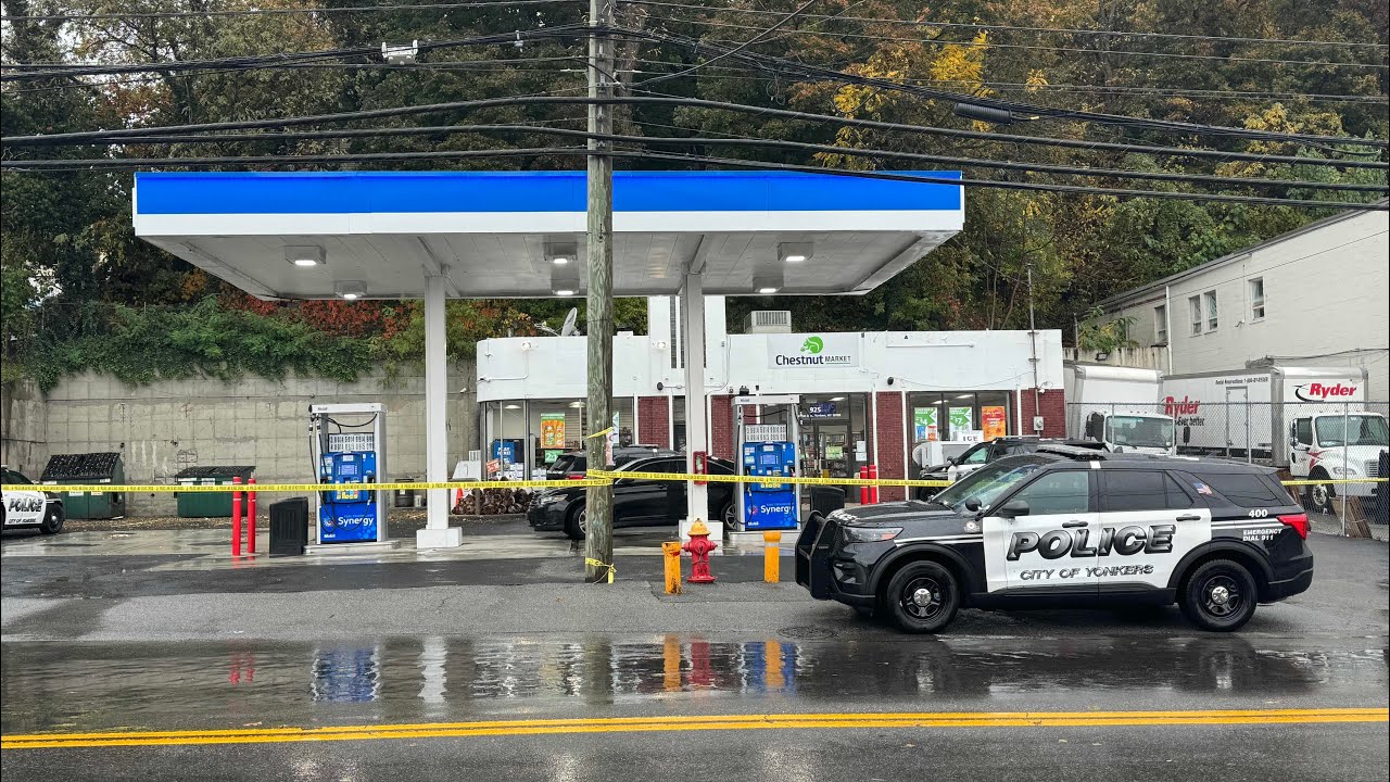 Gas Station Robbed at Gun Point (10/29/23) - YouTube