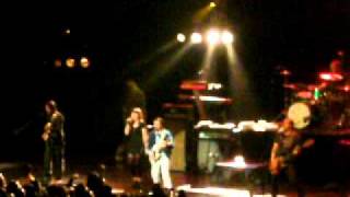 Me at Weezer Concert (11-27-10) : "Island In the Sun" w/ Best Coast at Gibson Ampitheatre