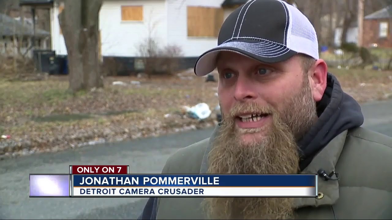 Man caught on video dumping car parts in Detroit - YouTube