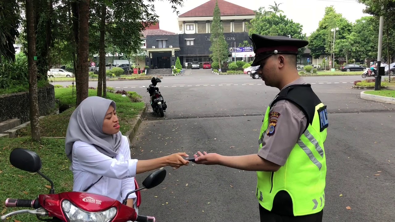 Contoh Penegakan Hukum dan Pendapat Beberapa Mahasiswa ...